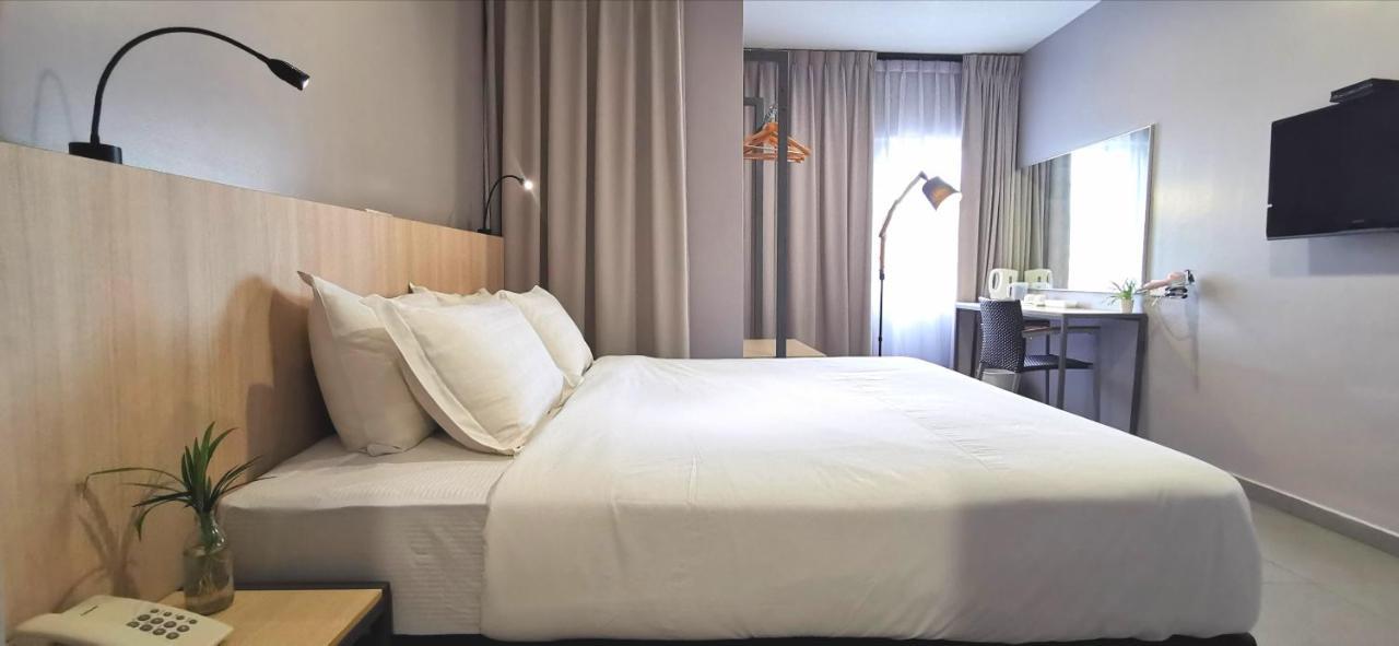 Country Inn Кулаи Экстерьер фото